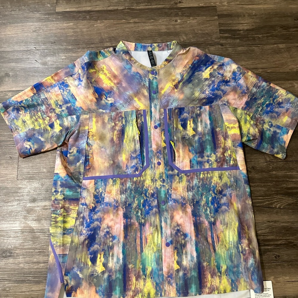 Lululemon Water-Repellent Hiking Short Sleeve Shirt XL NWT Tie-Dye